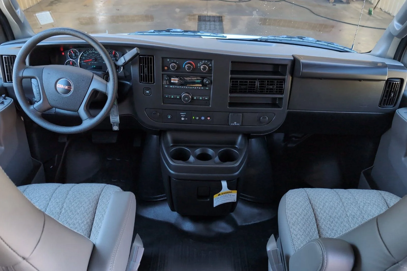 2025 GMC Savana Cargo Work Van - Photo 13