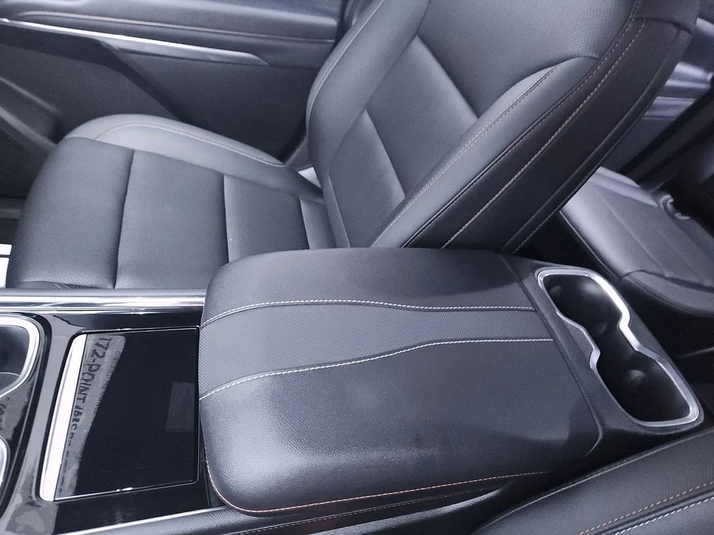 Used 2025 Gray Chevrolet Z71 image 20