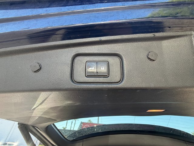 Used 2025 Blue Nissan SV image 9