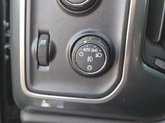 Used 2014 SILVER ICE METALLIC Chevrolet LT image 25