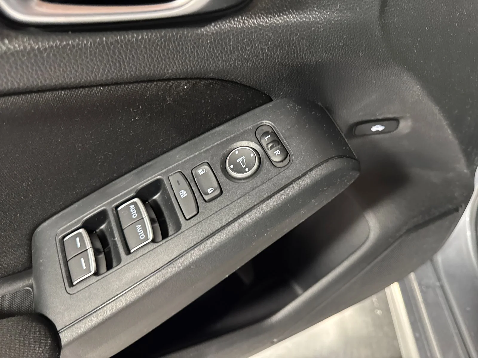 Used 2023 Lunar Silver Metallic Honda EX image 12