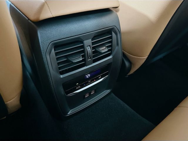 New 2026 Black Sapphire Metallic BMW 330i xDrive image 29