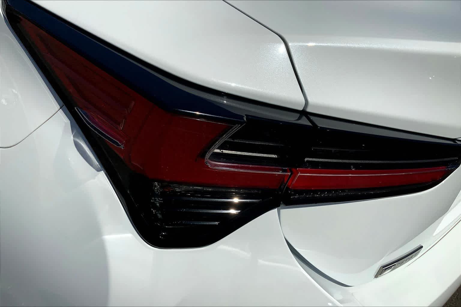 Used 2020 Ultra White Lexus F SPORT image 28