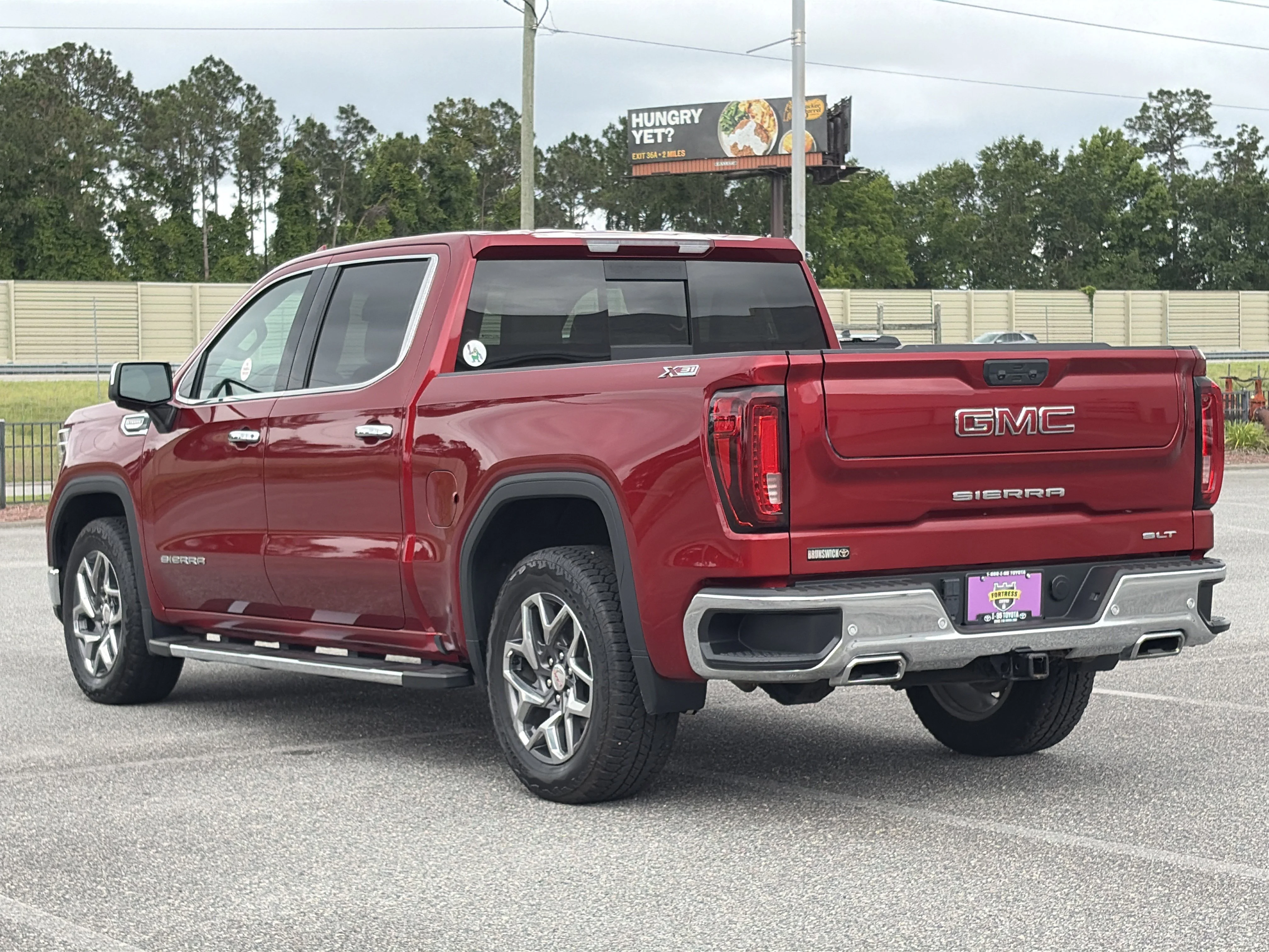 2024 GMC Sierra 1500 SLT - Photo 32