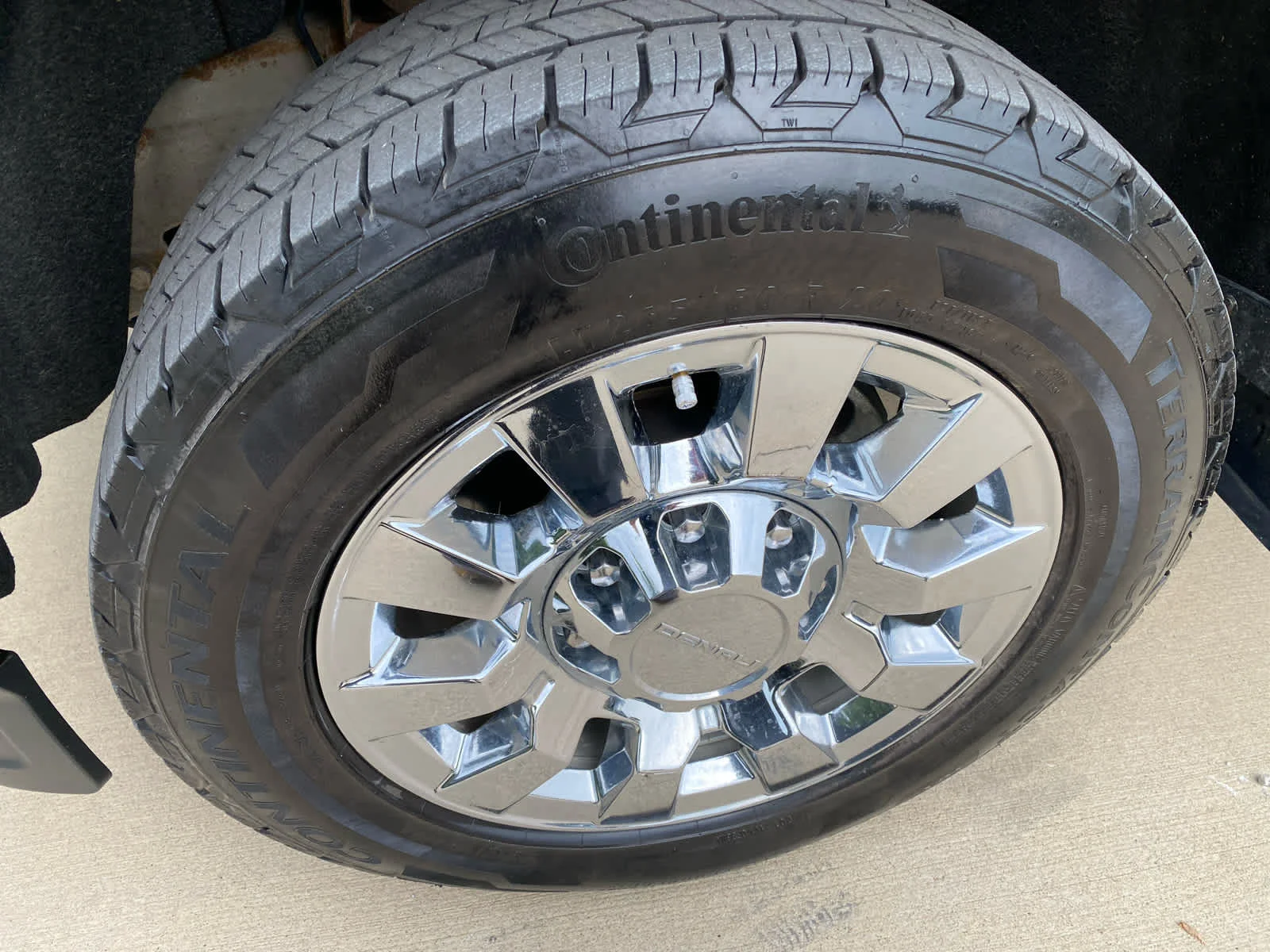 Used 2018 ONYX BLACK GMC Denali image 28