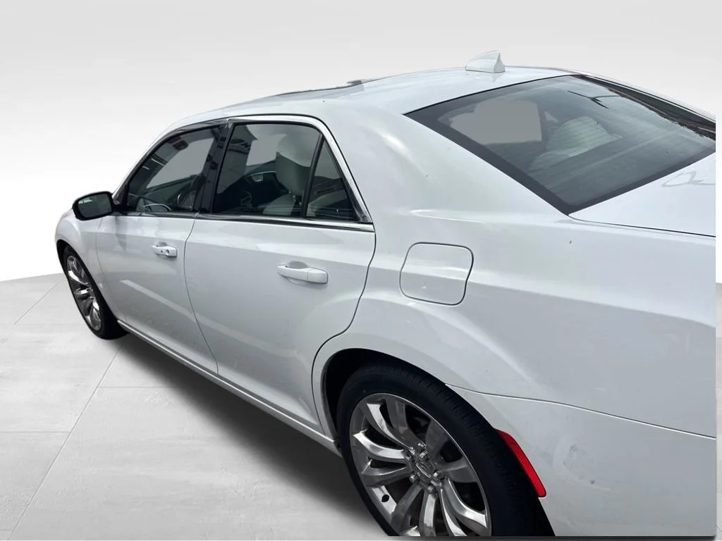 Used 2021 White Chrysler Touring image 16