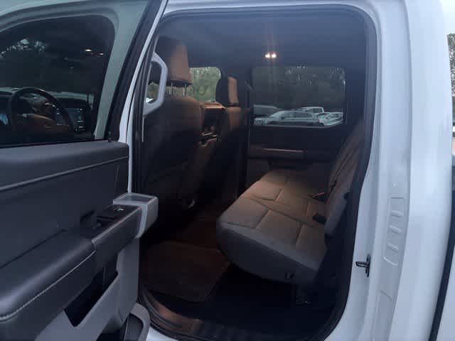 Used 2025 Oxford White Ford XLT image 16