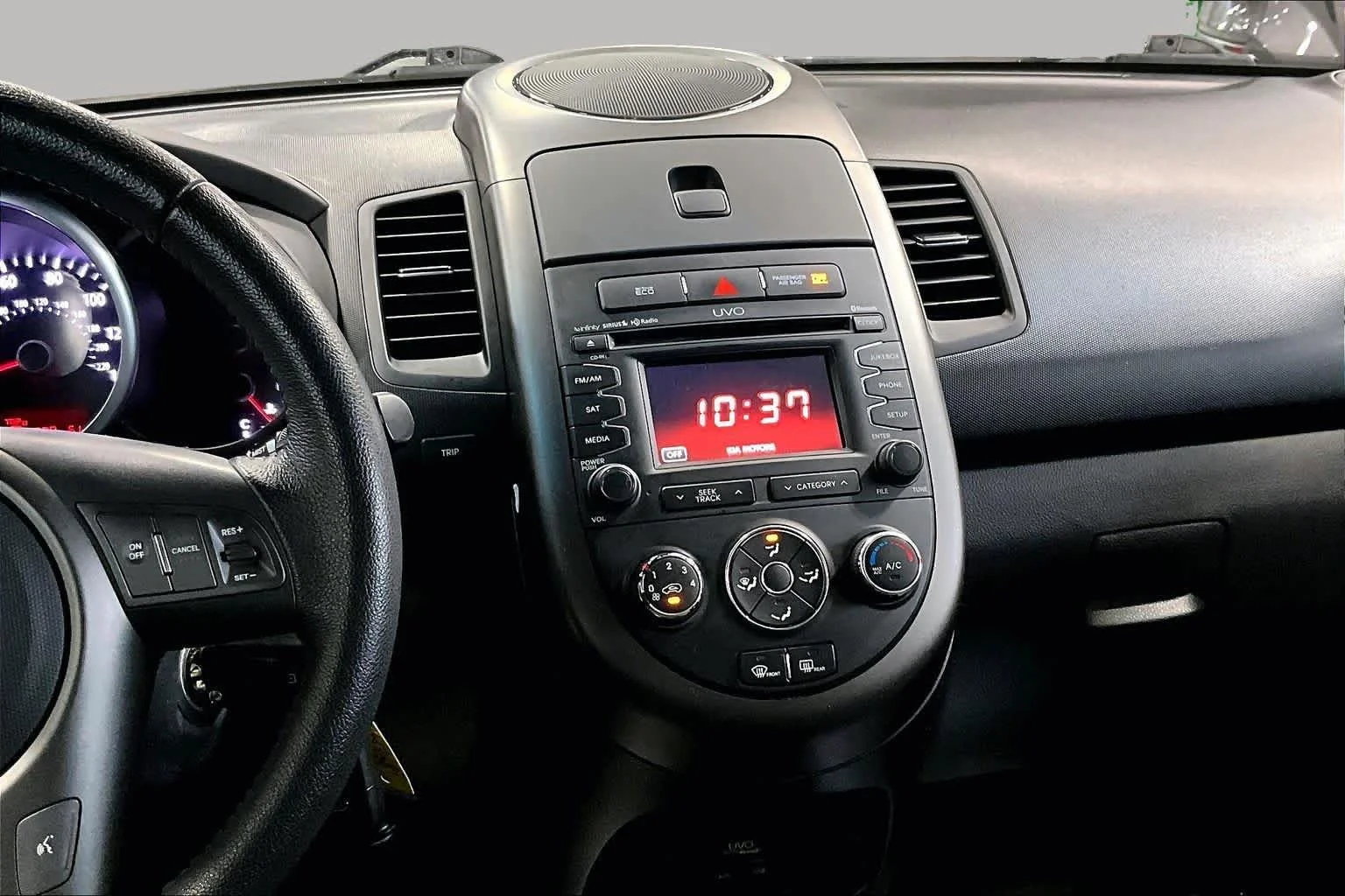Used 2012 Titanium Pearl Metallic Kia + image 6