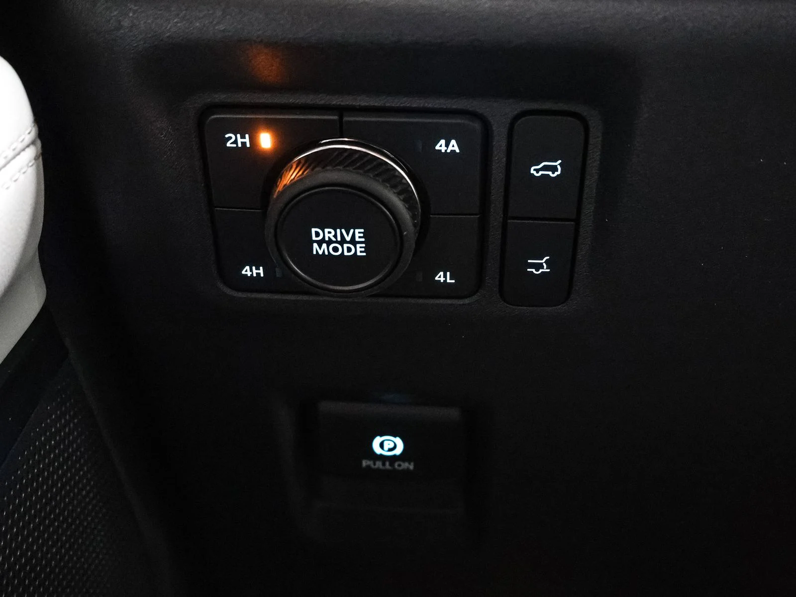 New 2026 Agate Black Metallic Ford MAX Platinum® image 40