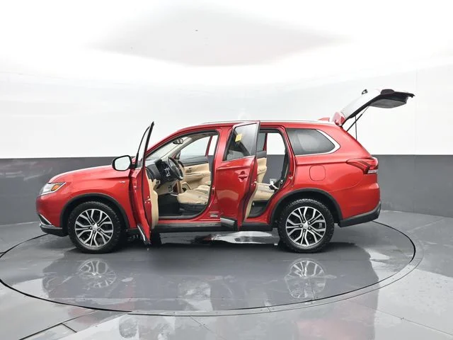 Used 2018 Red Mitsubishi GT image 33