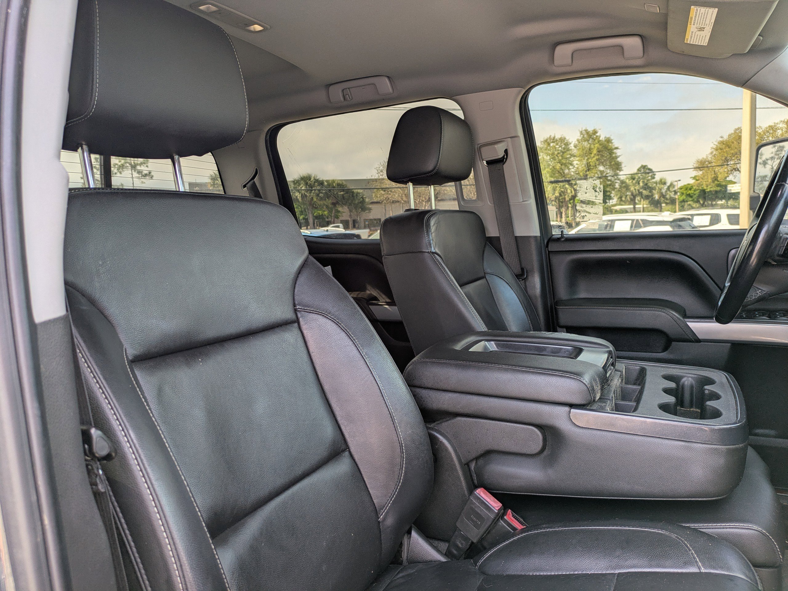 Used 2018 Graphite Metallic Chevrolet LT image 10