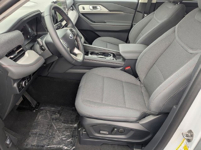 New 2026 Space White Metallic Ford Active image 15