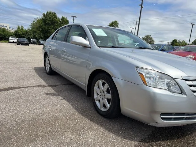2007 Toyota Avalon XL's photo