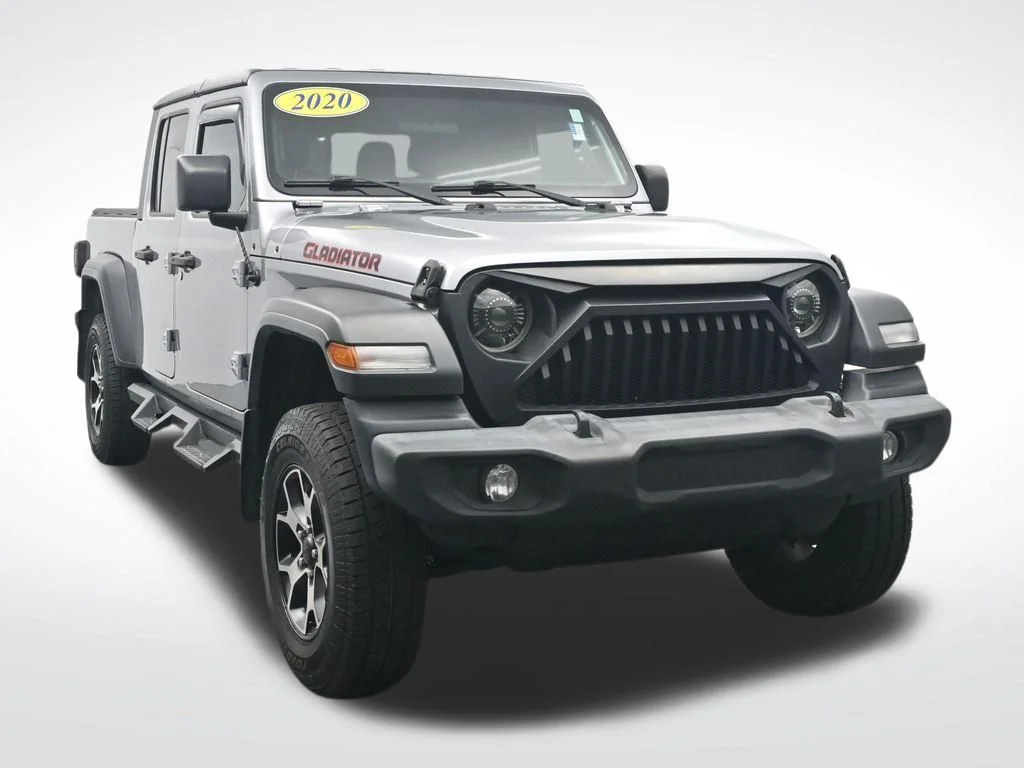 Used 2020 Billet Silver Metallic Clearcoat Jeep Sport image 3