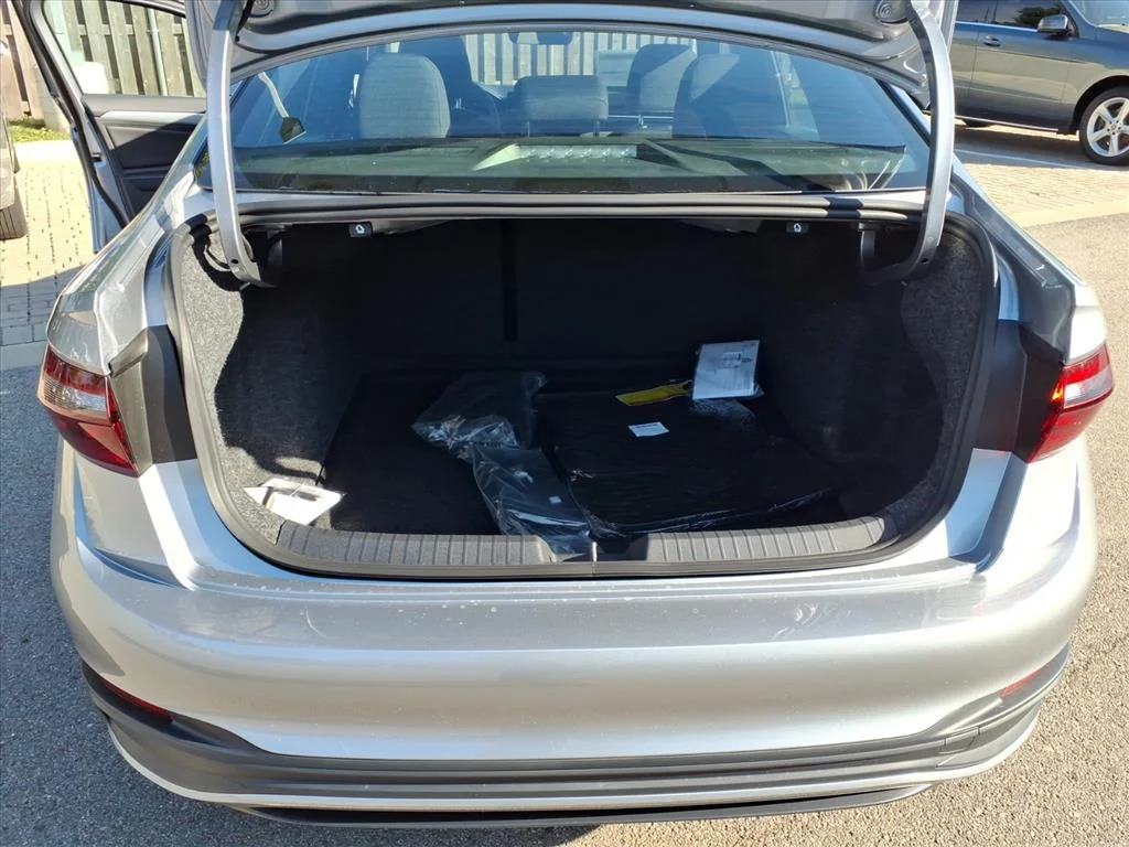 Used 2026 Platinum Gray Metallic (2r2r) Volkswagen SPORT AUTO image 20
