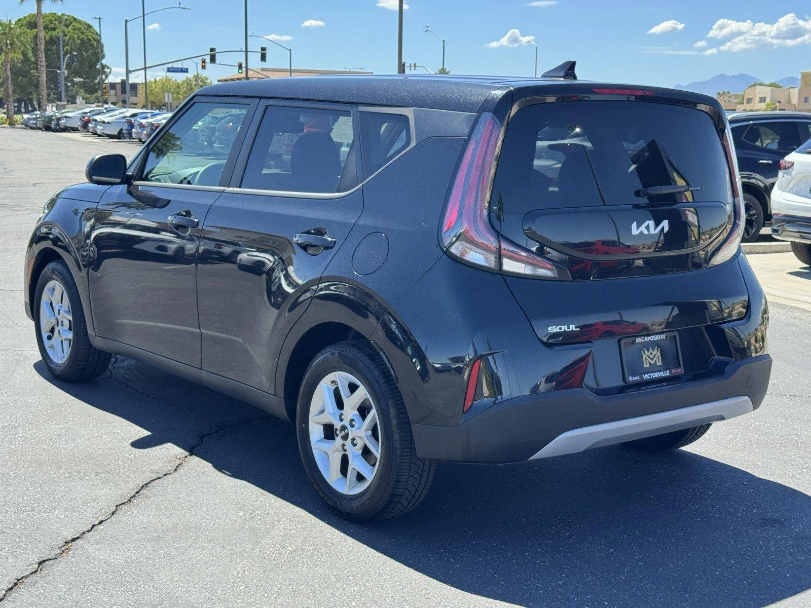 Used 2024 Fusion Black Kia LX image 4