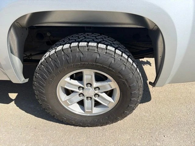 Used 2013 Silver GMC SLE image 7