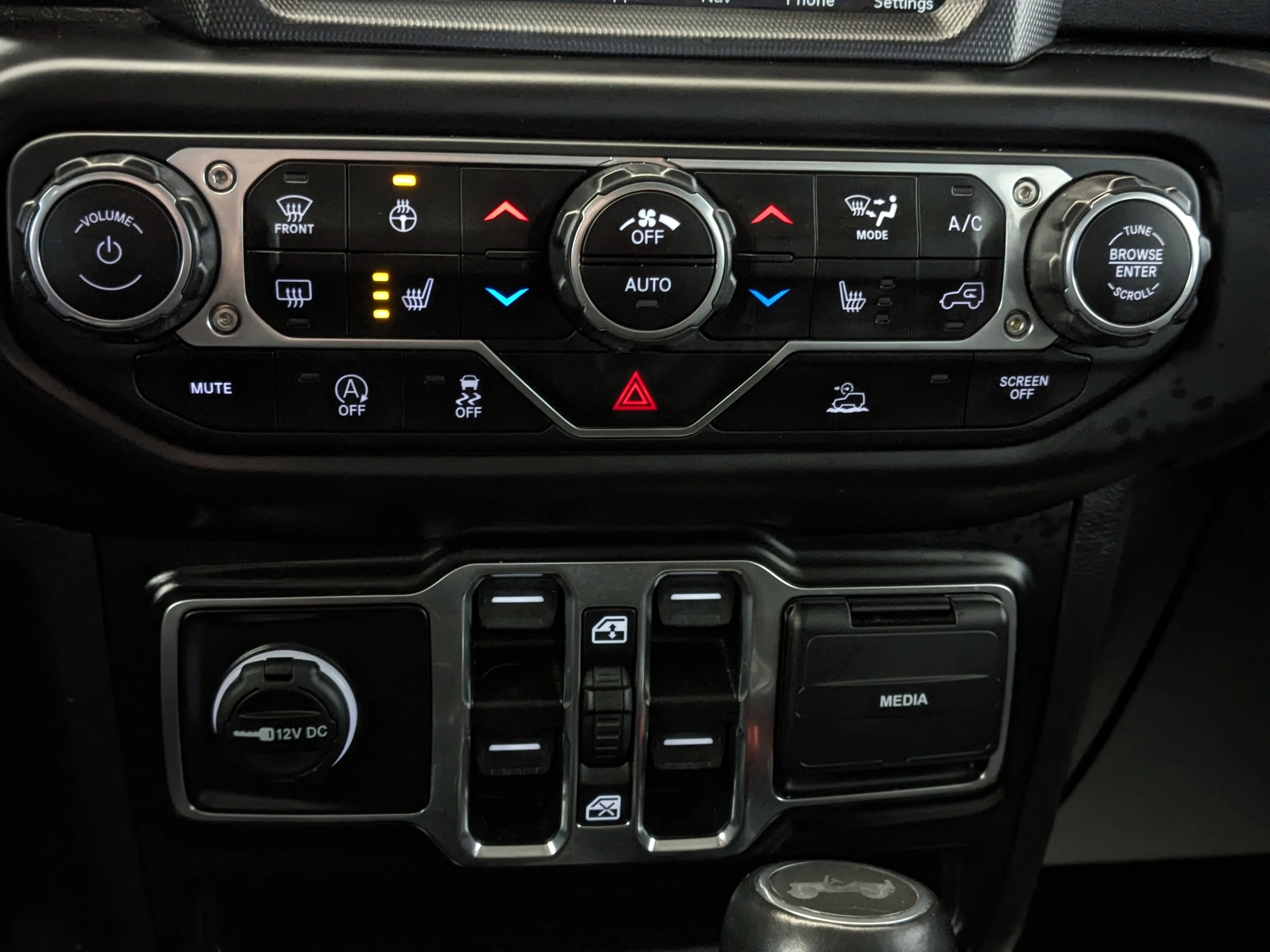 Used 2022 White Jeep Unlimited Sahara - Cold Weather Grp - Leather - Alpine Audio - Remote Start & More image 19