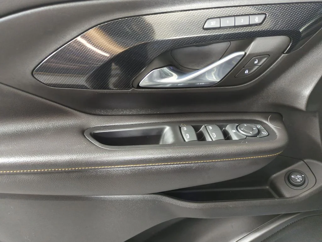 Used 2023 Sterling Metallic GMC AT4 image 9