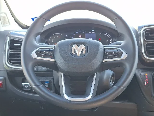 Used 2022 Silver Ram High Roof image 14