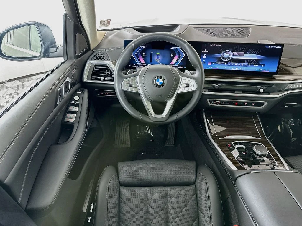 Used 2026 Black Sapphire Metallic BMW xDrive40i image 25