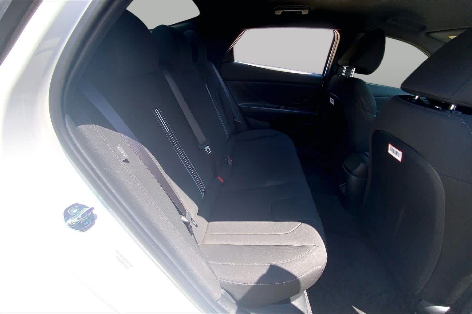 2025 Hyundai Elantra Blue - Photo 20