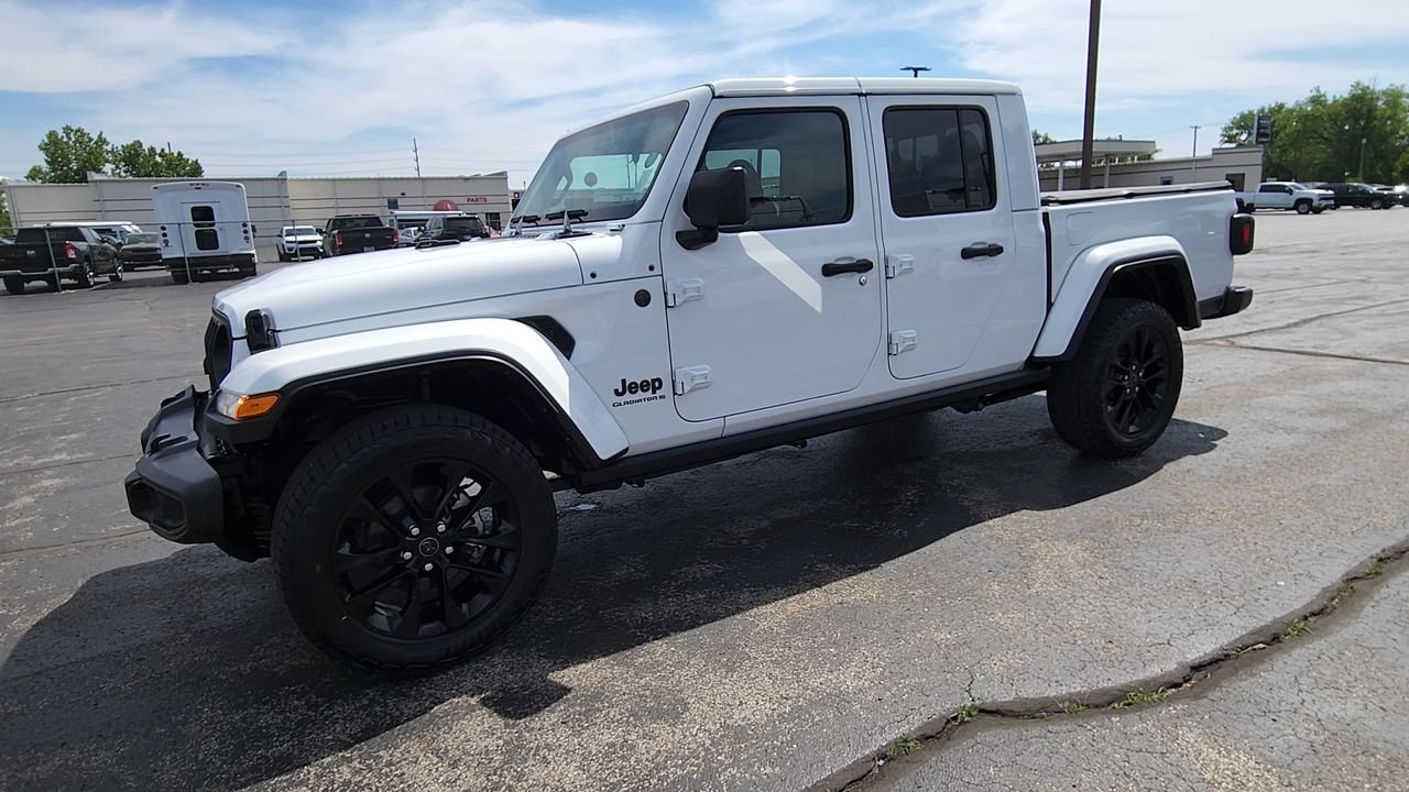 Used 2024 Bright White Clearcoat Jeep Nighthawk image 4