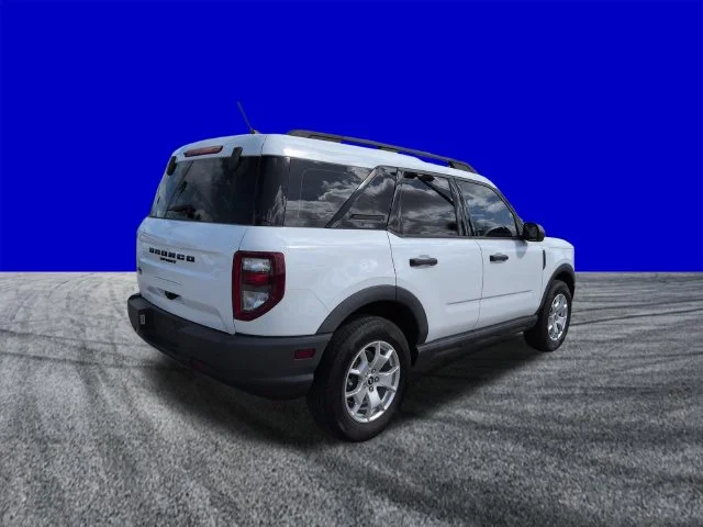 Certified Used 2022 Oxford White Ford Base image 4