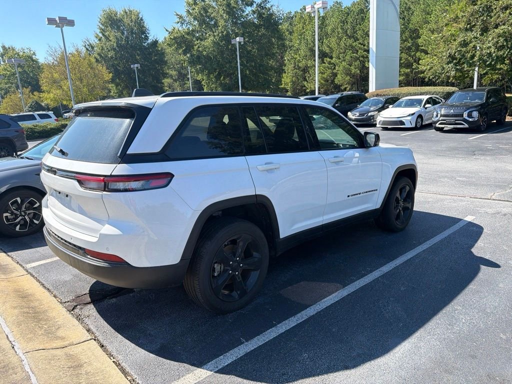 Used 2024 White Jeep Altitude X image 2