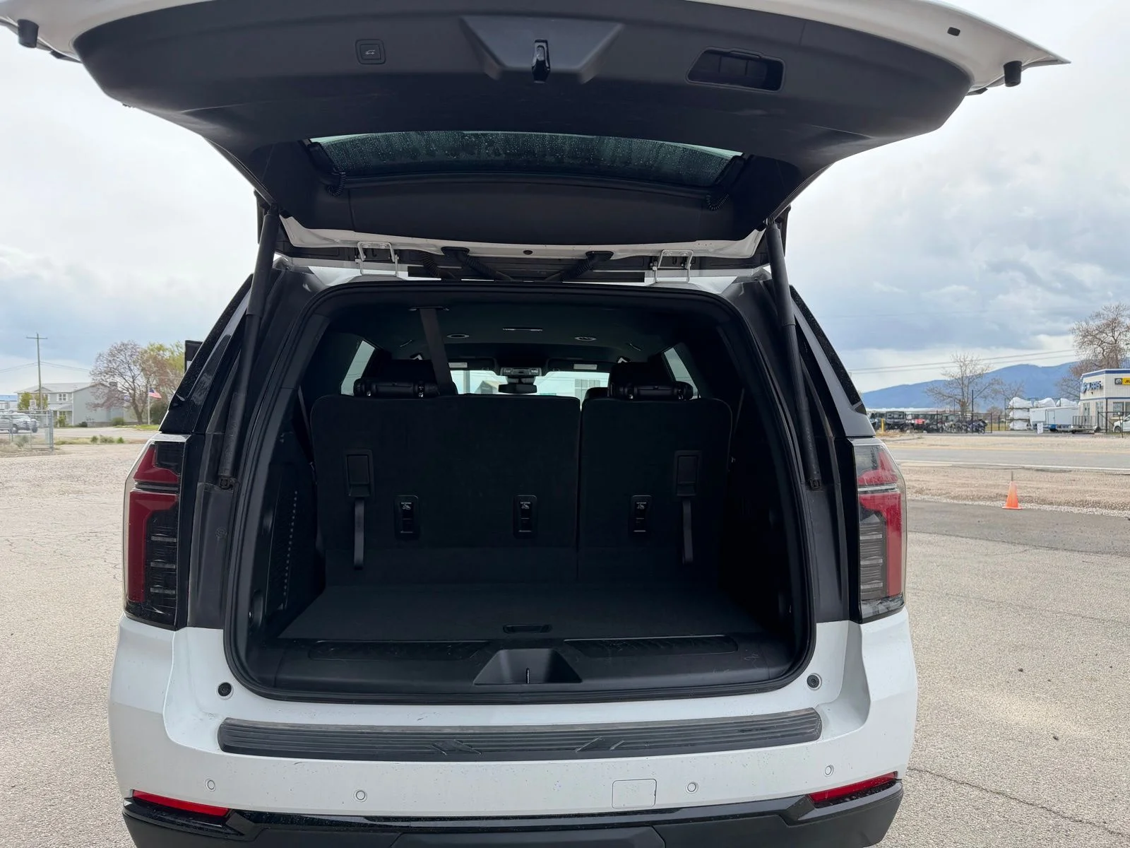 Used 2025 White Chevrolet LT image 30