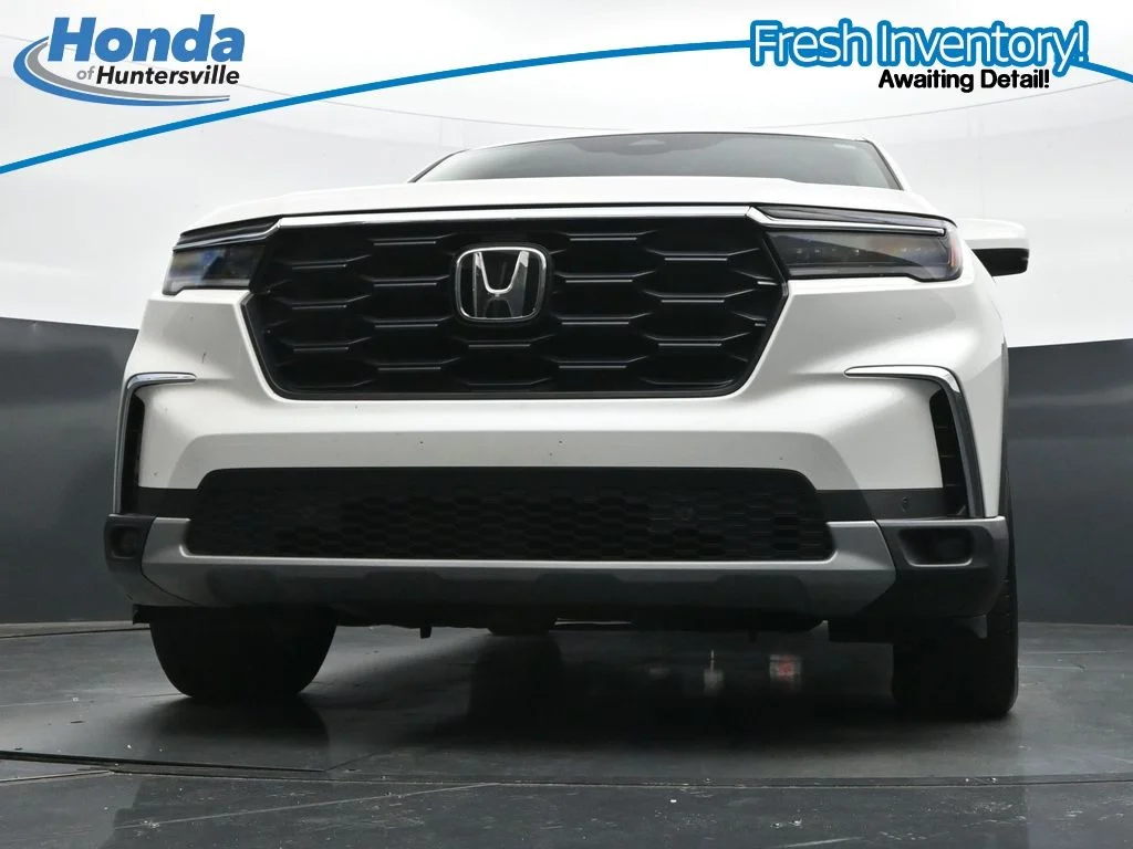 Used 2025 Platinum White Pearl Honda EX-L image 29