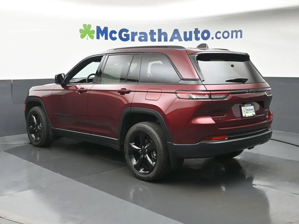 Used 2024 Red Jeep Altitude X image 24