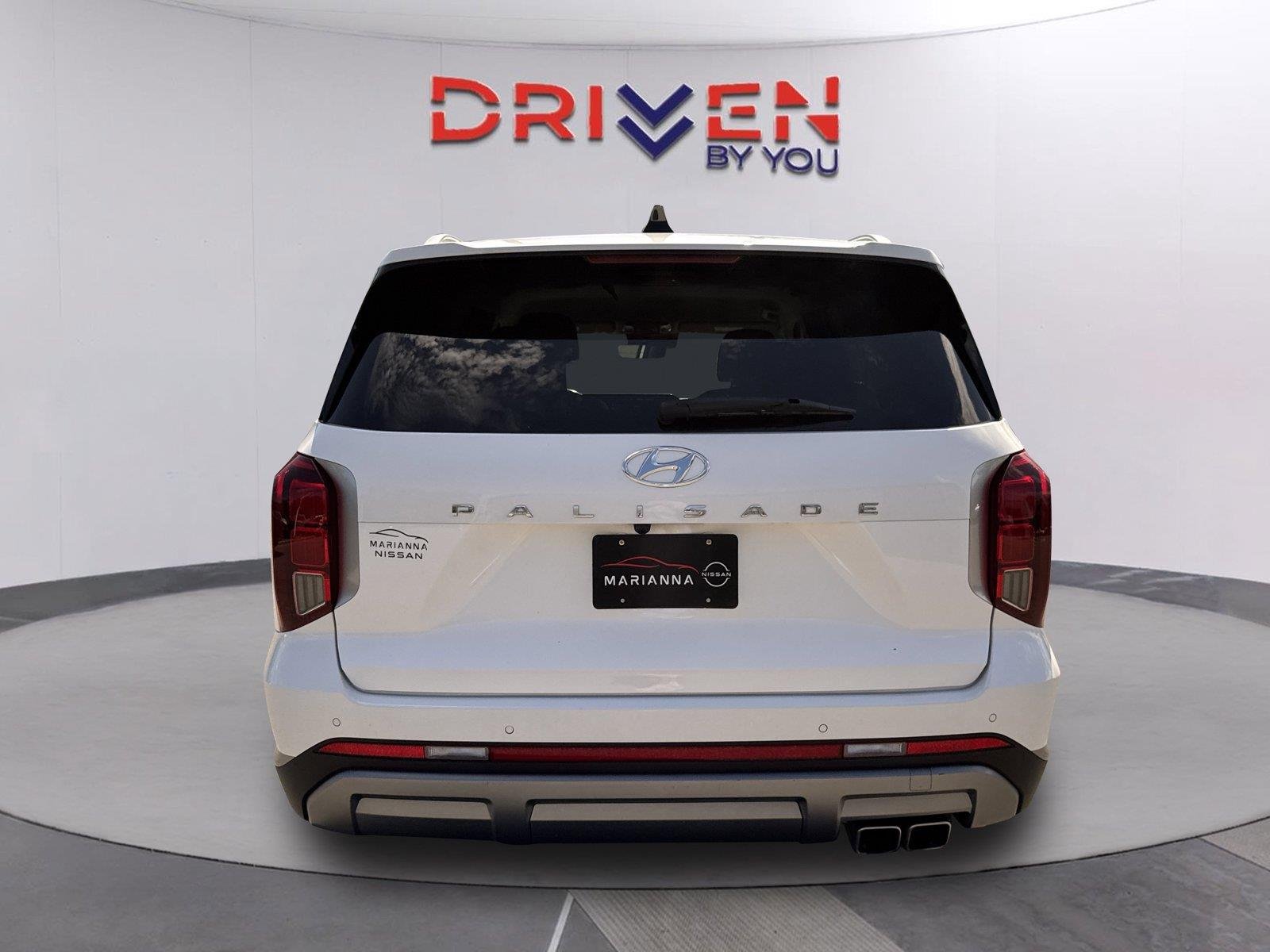 Used 2024 Hyper White Hyundai SEL 7P image 4