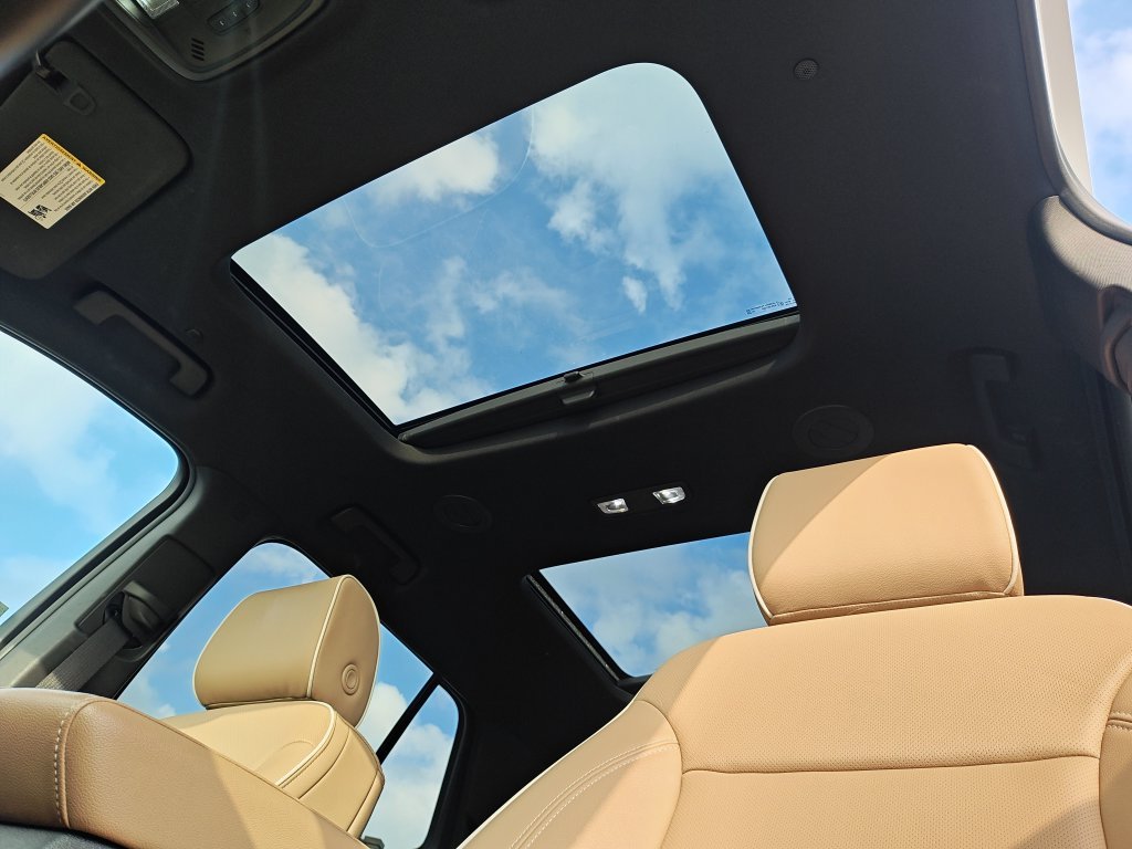 Used 2023 White Chevrolet Premier image 26
