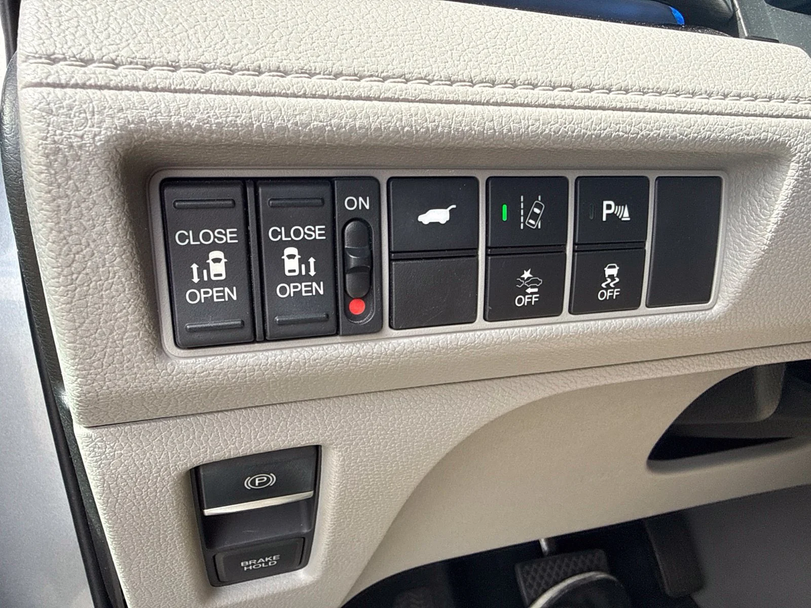 Used 2018 Silver Honda Elite image 13
