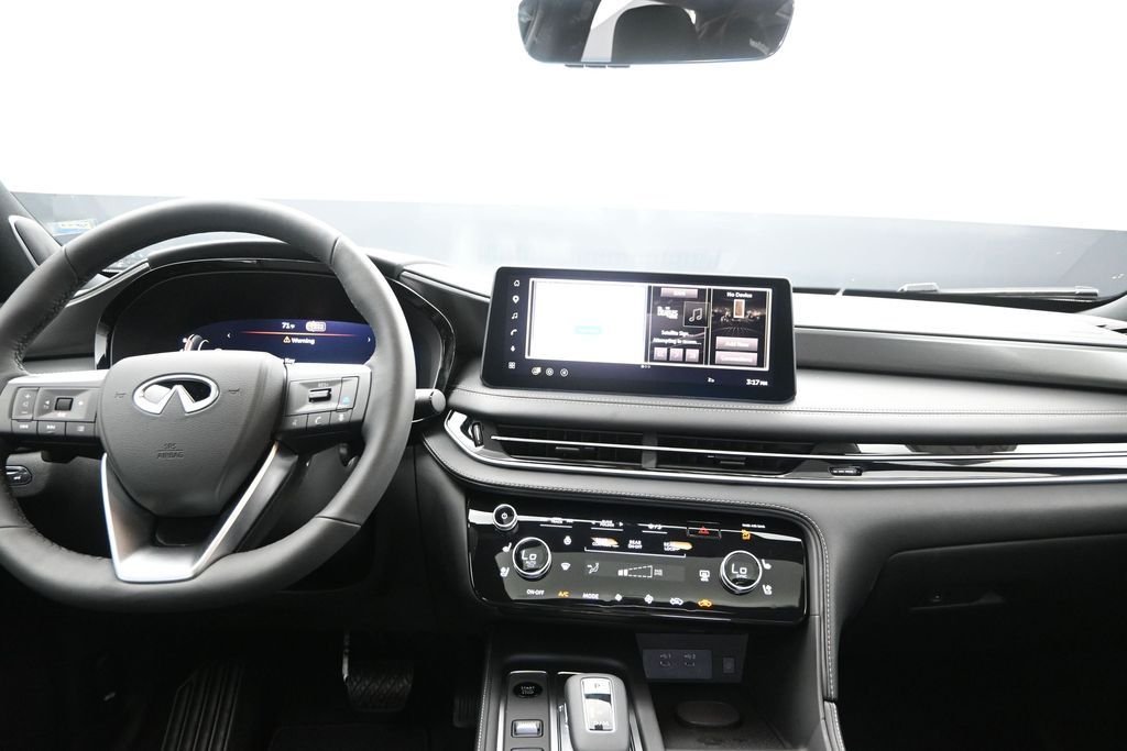 New 2027 2T RAD WHT INFINITI Sport AWD image 20