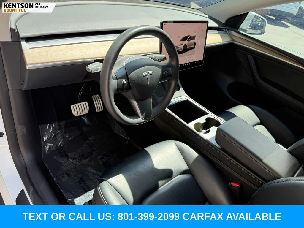 Used 2023 White Tesla Performance image 29