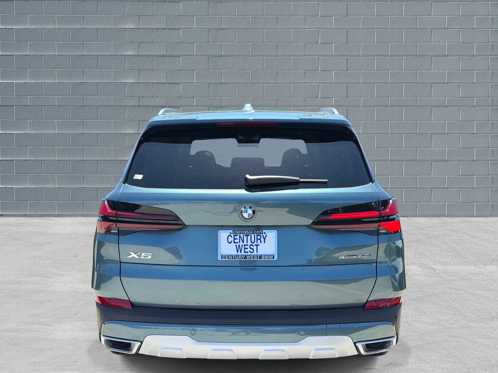New 2026 Blue Ridge Mountain Metallic BMW sDrive40i image 4
