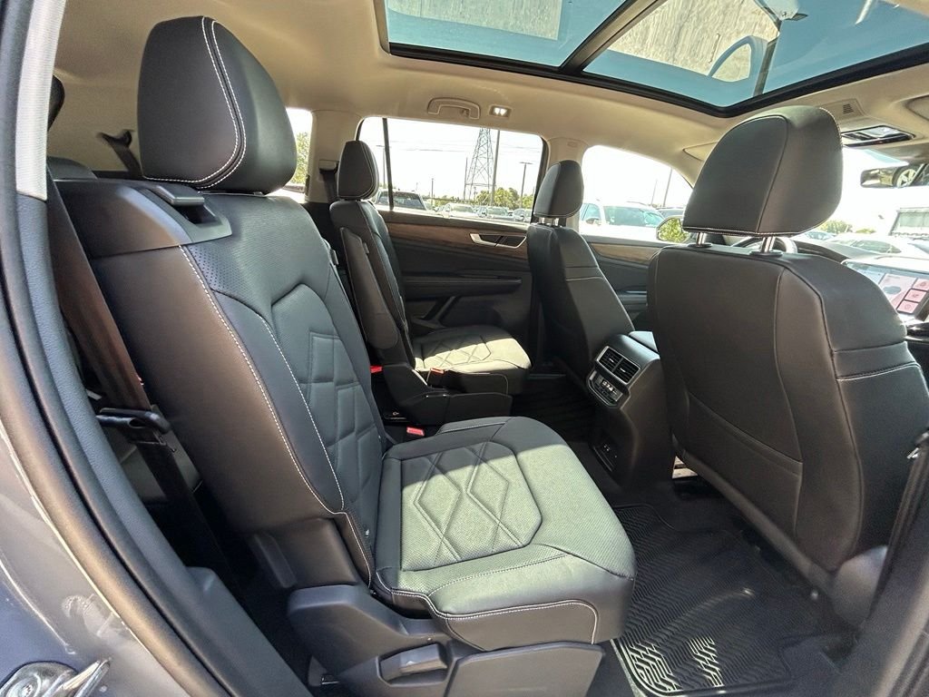 New 2026 Gray Volkswagen SE w/Technology image 32