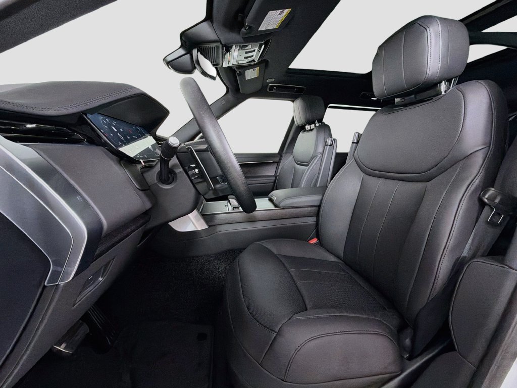 New 2027 Fuji White Land Rover SE image 22