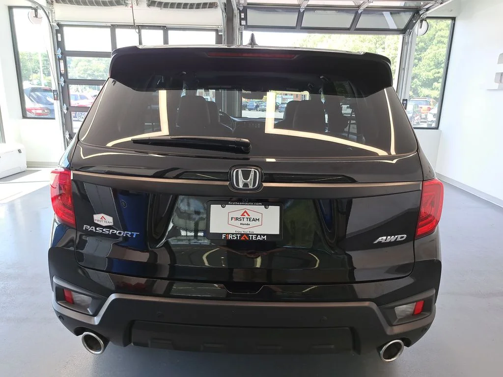 Used 2023 Beige Honda EX-L image 10