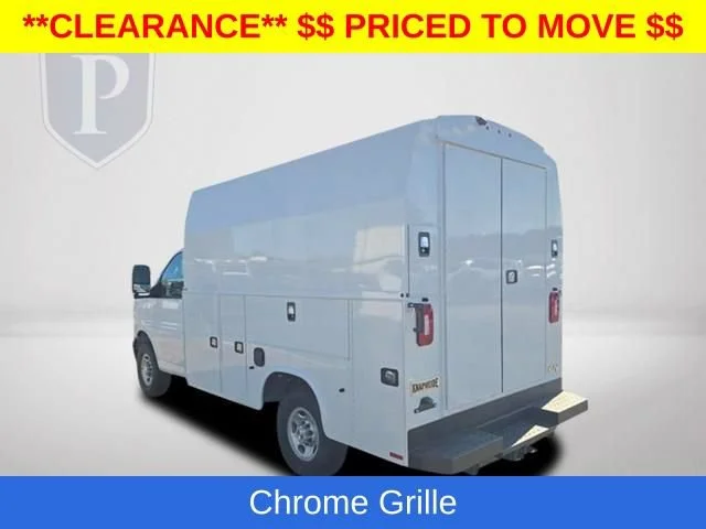 New 2025 Summit White Chevrolet 1WT image 10