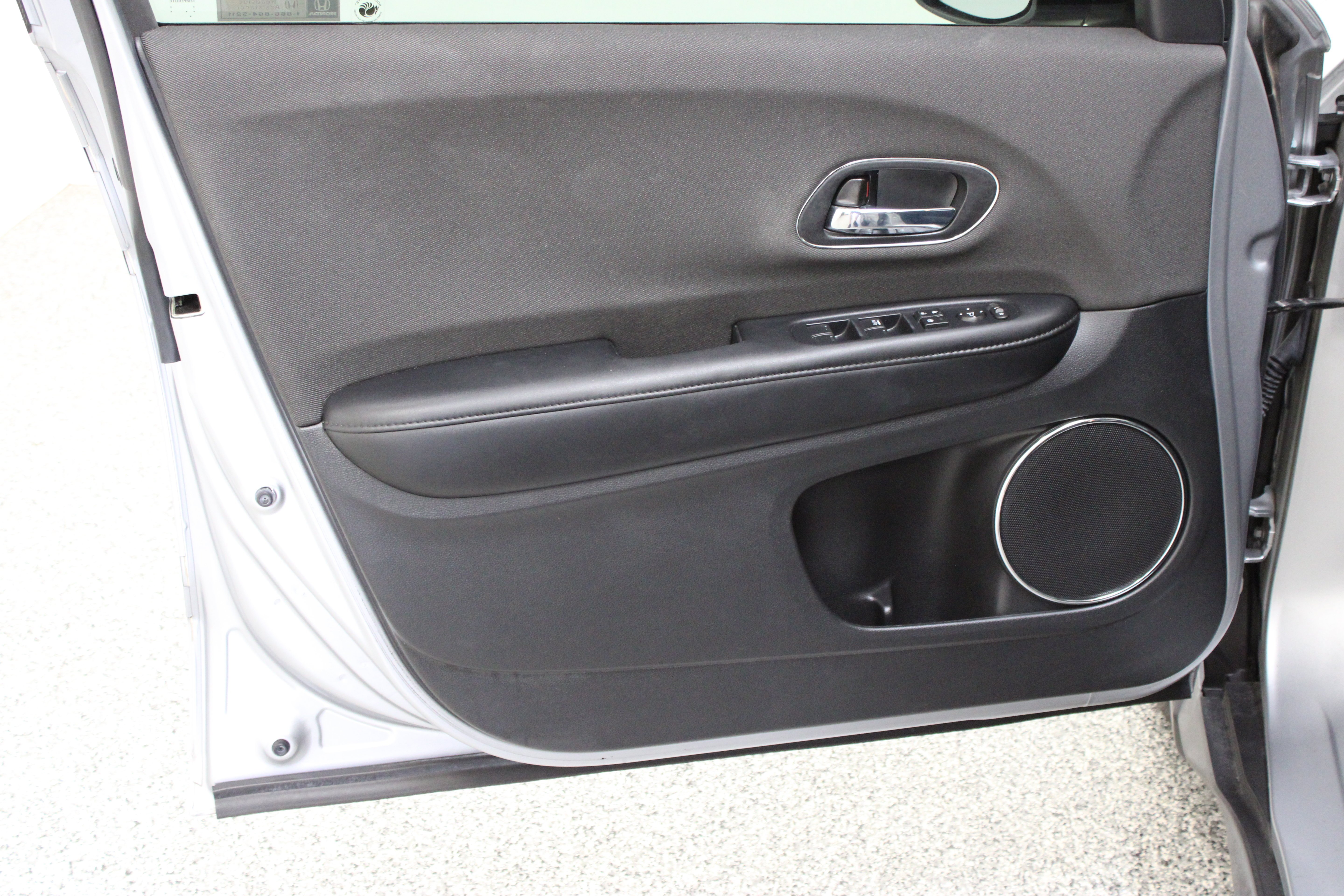 Used 2020 Lunar Silver Metallic Honda EX 1.8L image 12