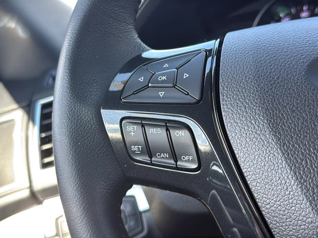 Used 2018 Silver Ford Sport image 39