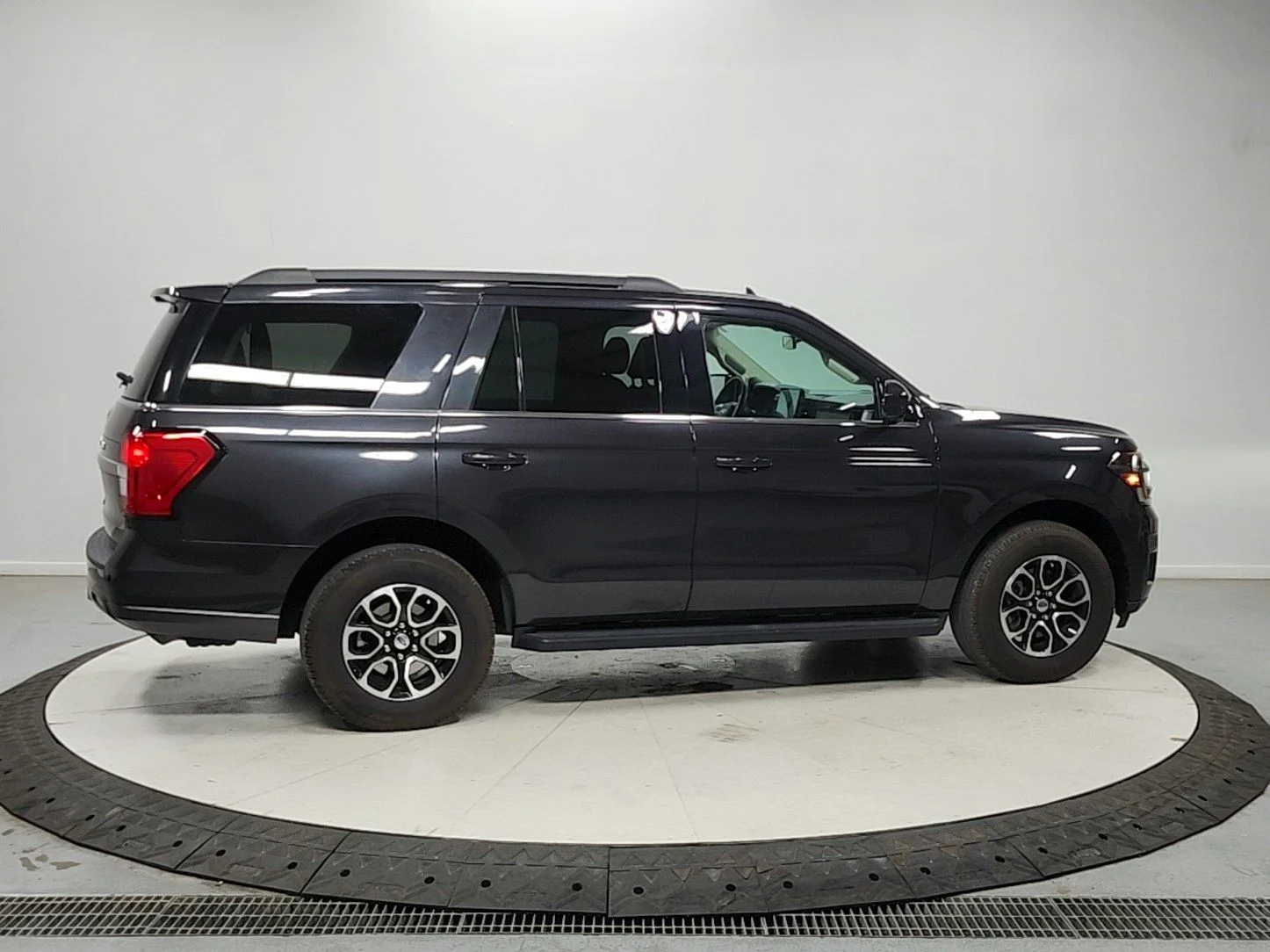 Used 2024 Gray Ford XLT image 8