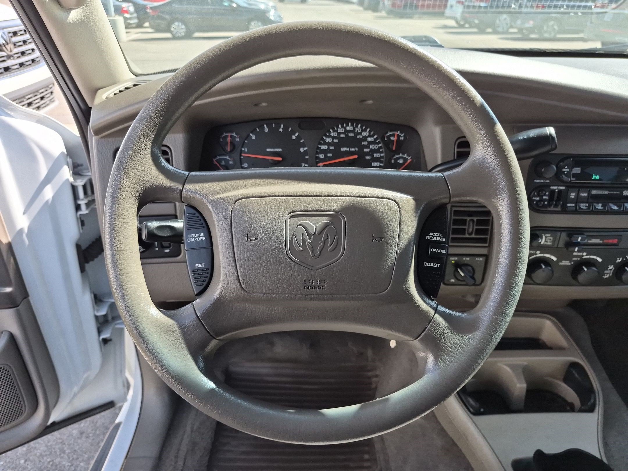 Used 2002 Bright White Clearcoat Dodge SLT image 15