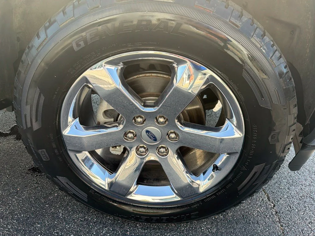 Used 2021 Agate Black Metallic Ford XLT image 9