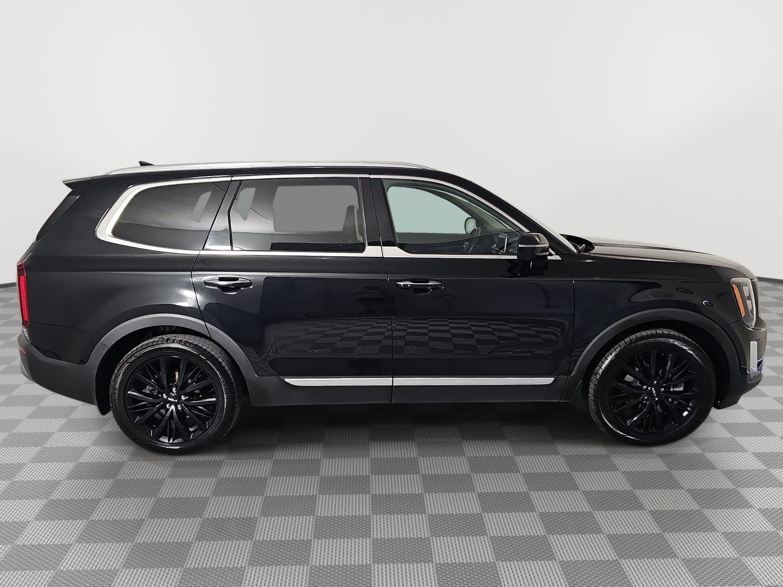 Used 2022 Black Kia SX image 9