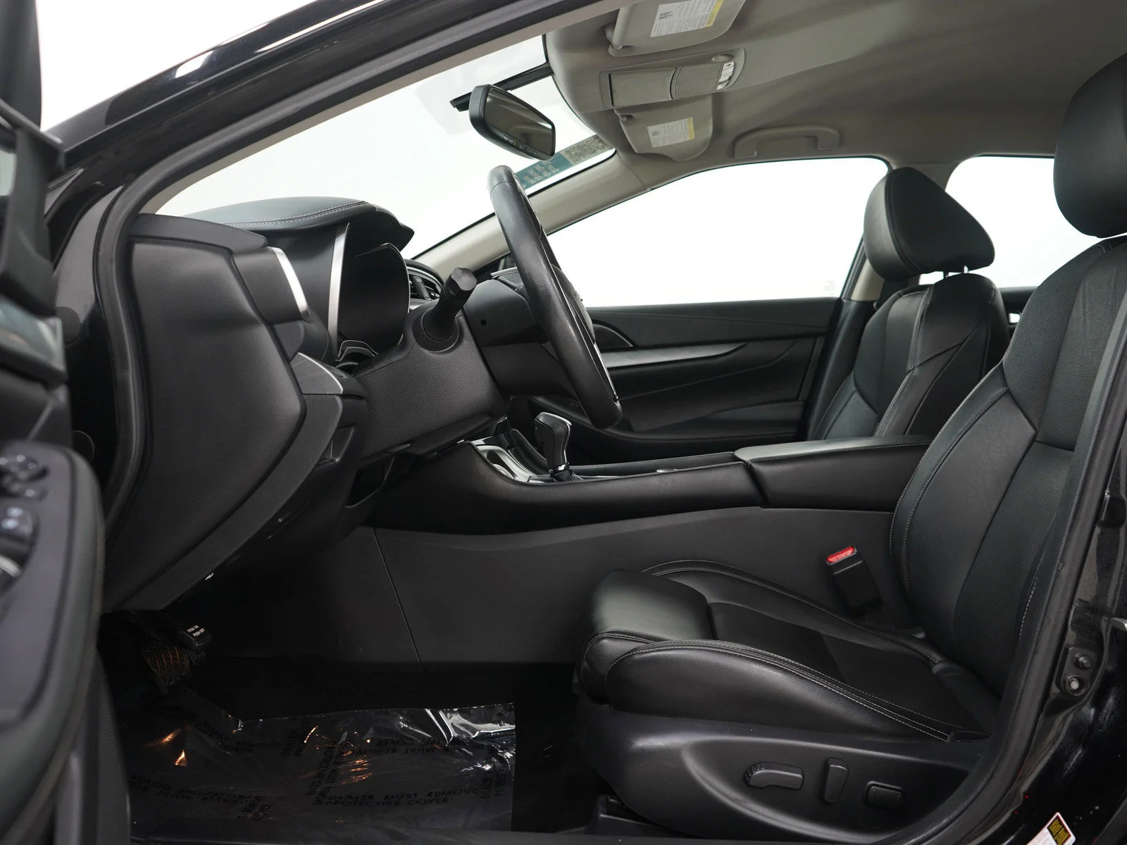 Used 2017 Super Black Nissan 3.5 SV image 19