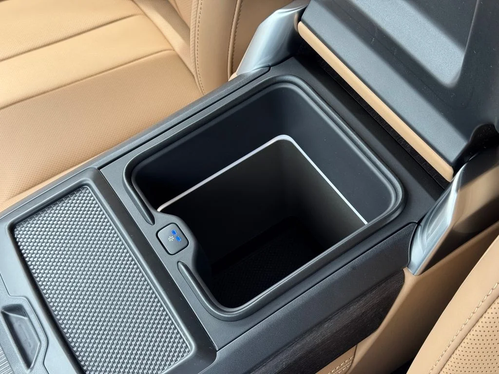 New 2026 White Land Rover Autobiography image 33